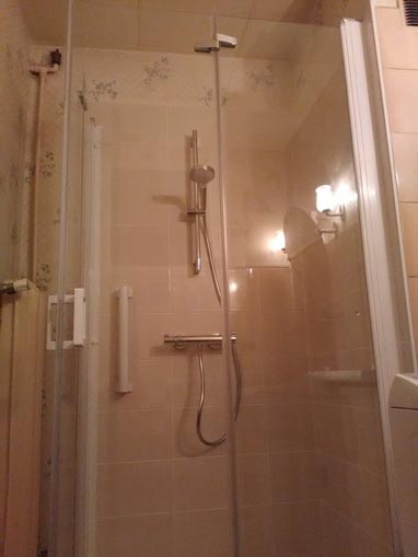 salle de bain pmr